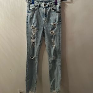 Distressed skinny jeans